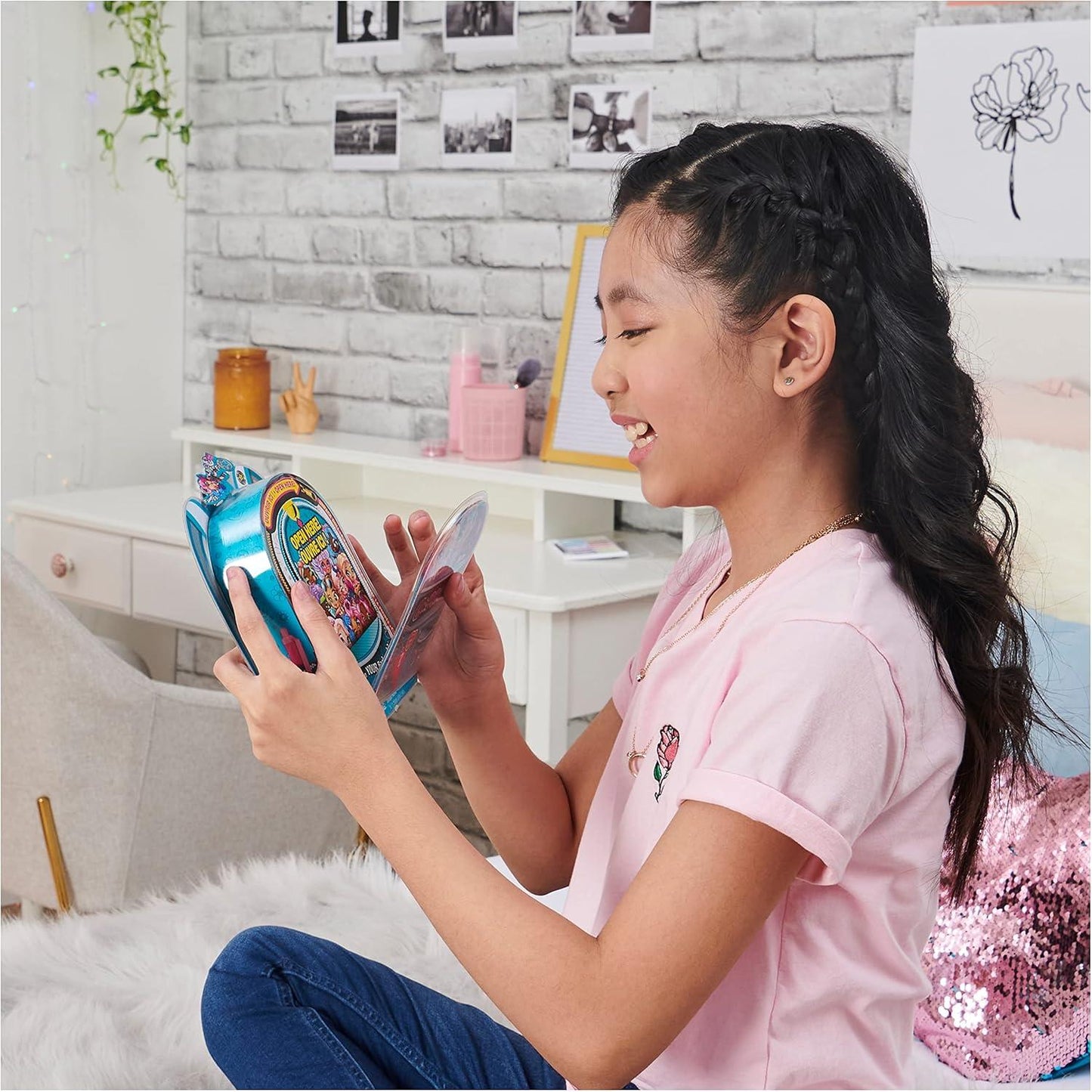 B Pack 3.5-inch Collectible Doll with 9 Surprises Series 1
