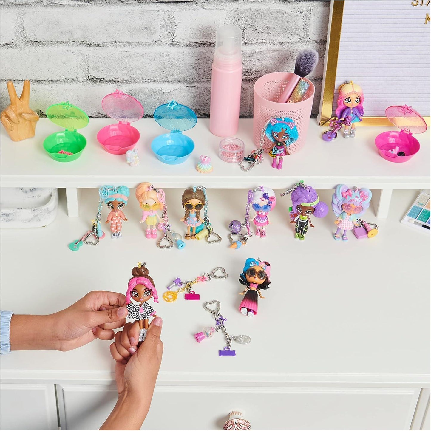 B Pack 3.5-inch Collectible Doll with 9 Surprises Series 1
