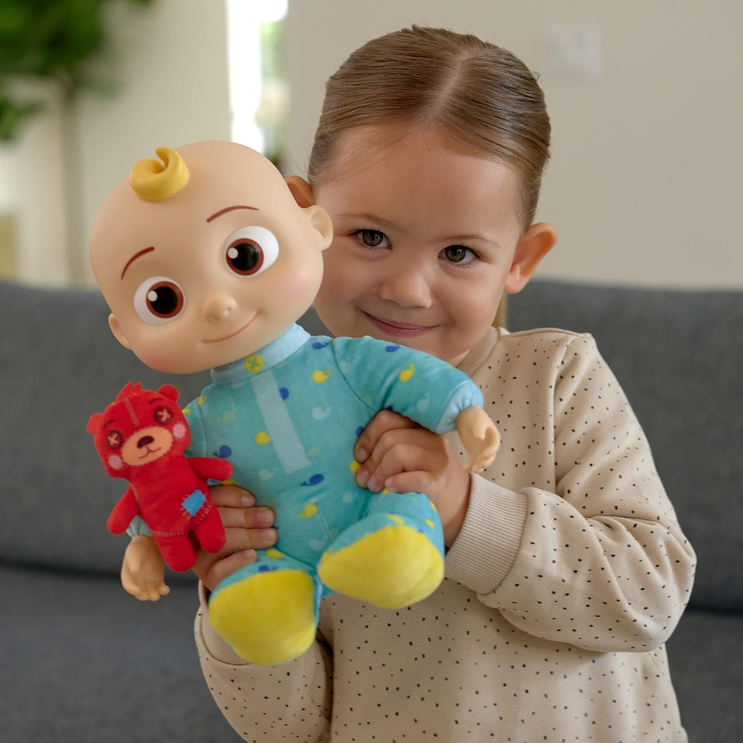 Cocomelon Musical Bedtime JJ Doll - Portuguese Version