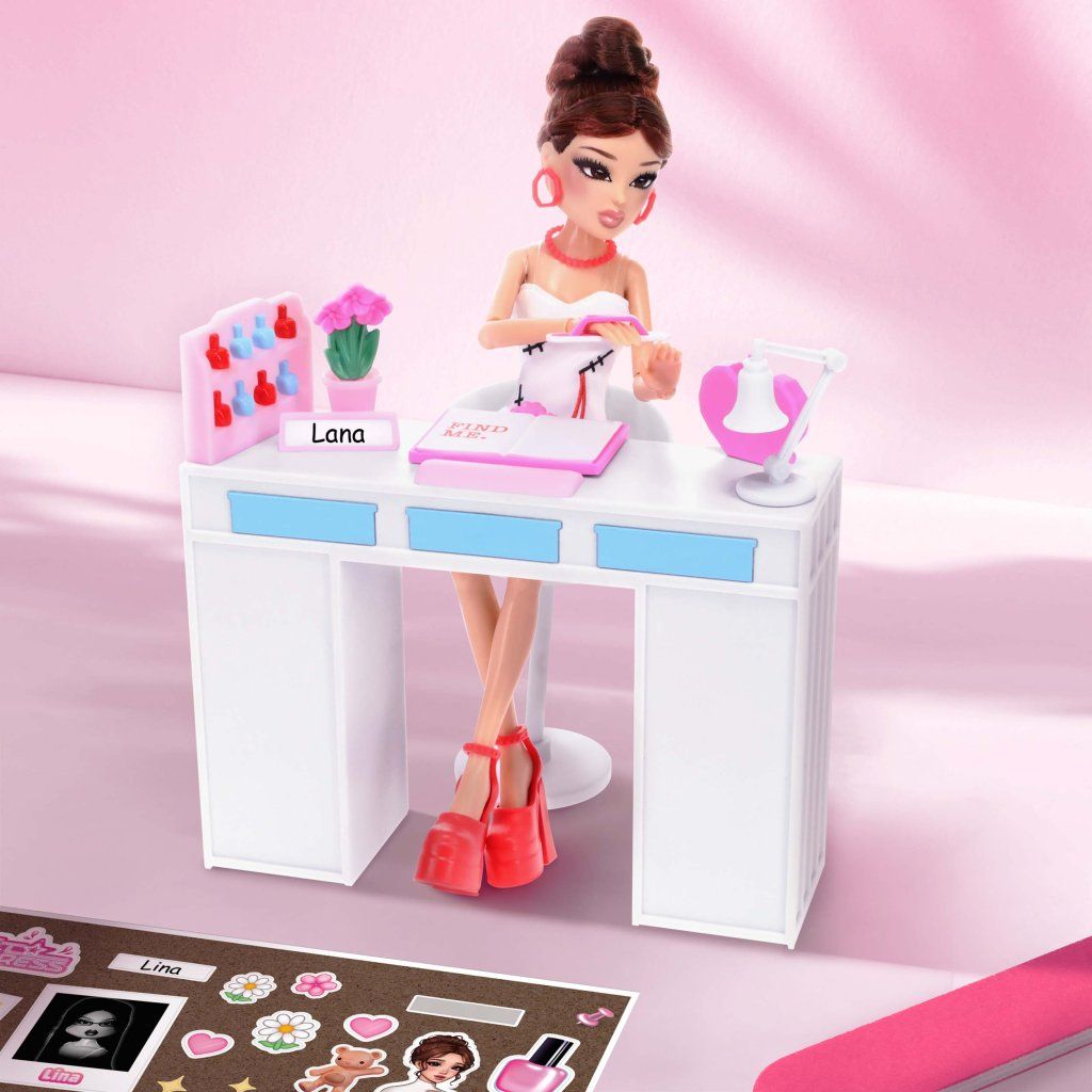 Dress to Impress Lana's Salon Deluxe Fashion Doll Set