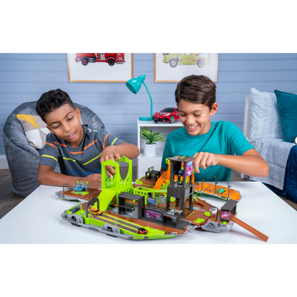Hasbro Micro Machines Green Super Van Transforming Playset