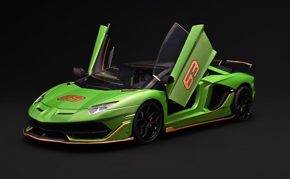 Official Lamborghini Aventador SVJ Special Edition 1:18 Scale Die-Cast Model Car - Green