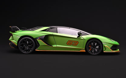 Official Lamborghini Aventador SVJ Special Edition 1:18 Scale Die-Cast Model Car - Green