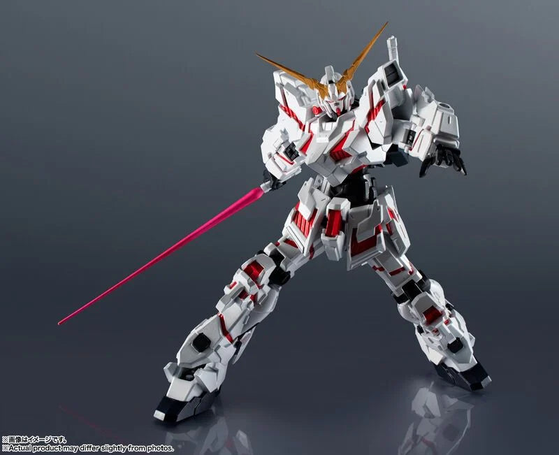 Tamashii Nations Gundam Universe RX-0 Unicorn Gundam Epyon Action Figure