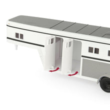 Tomy Horse and Trailer Playset 1:32 – Pickup Truck, Horses & Accessories